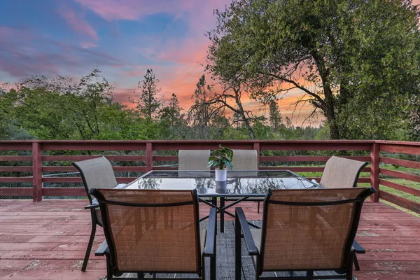 $500,000 | 17622 China Gulch Drive, Anderson, CA 96007