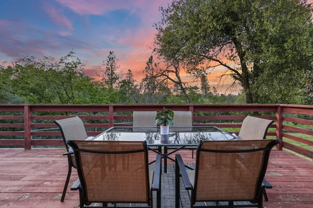 $500,000 | 17622 China Gulch Drive, Anderson, CA 96007