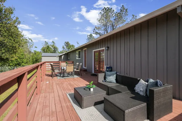 $500,000 | 17622 China Gulch Drive, Anderson, CA 96007