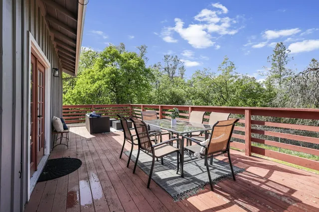 $500,000 | 17622 China Gulch Drive, Anderson, CA 96007