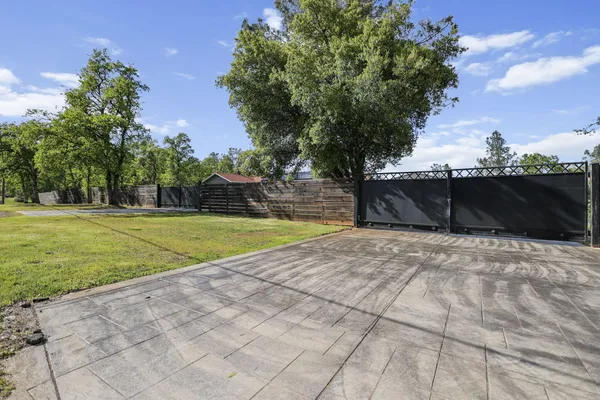 $500,000 | 17622 China Gulch Drive, Anderson, CA 96007