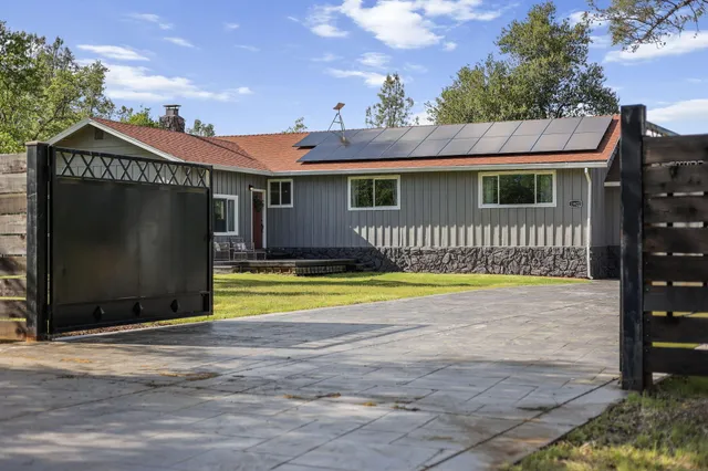 $500,000 | 17622 China Gulch Drive, Anderson, CA 96007