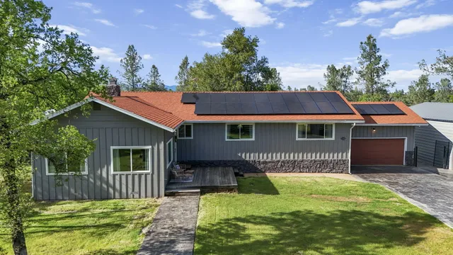 $500,000 | 17622 China Gulch Drive, Anderson, CA 96007