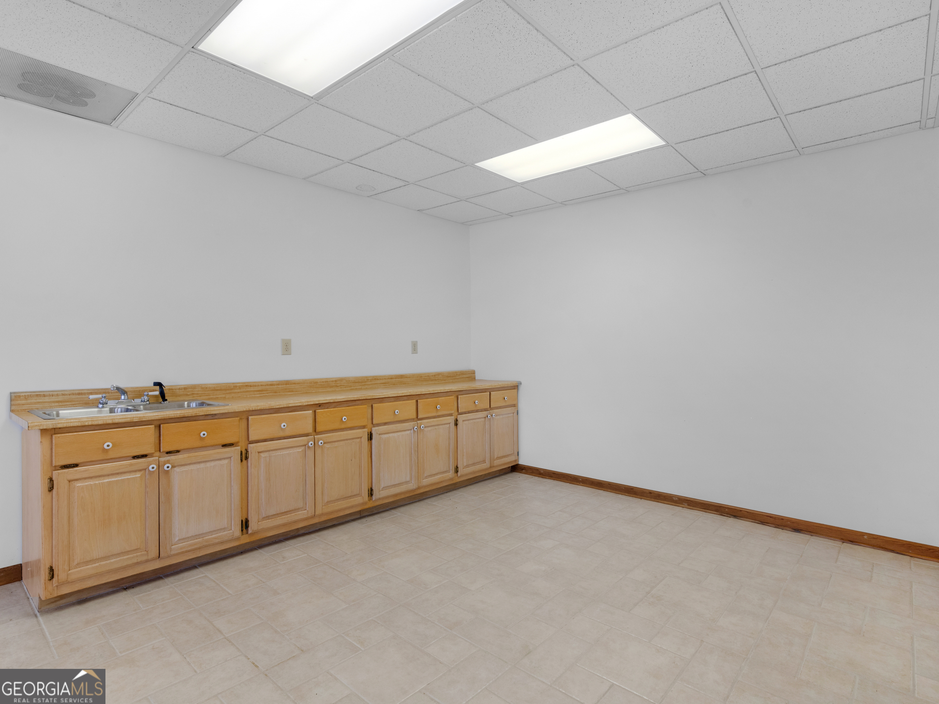 210 Roberts Point Road Jackson, GA 30233 - Photo 42 of 60