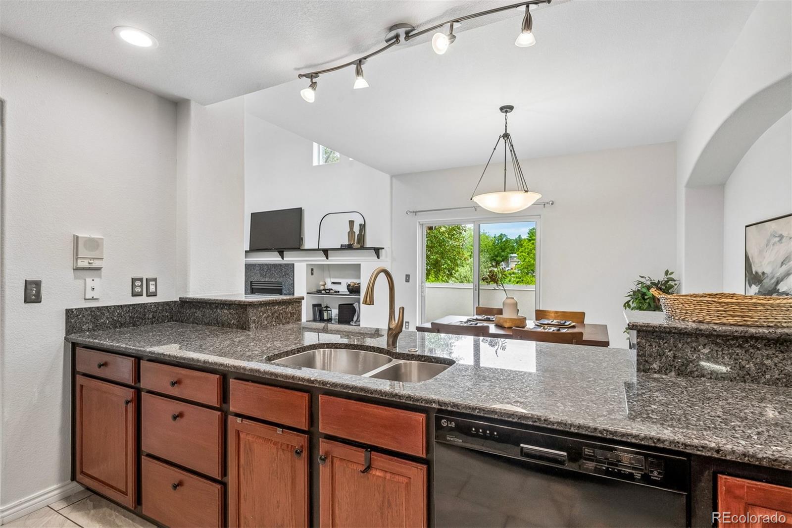 6697 South Forest Way, Unit E Centennial, CO 80121 - Photo 10 of 42