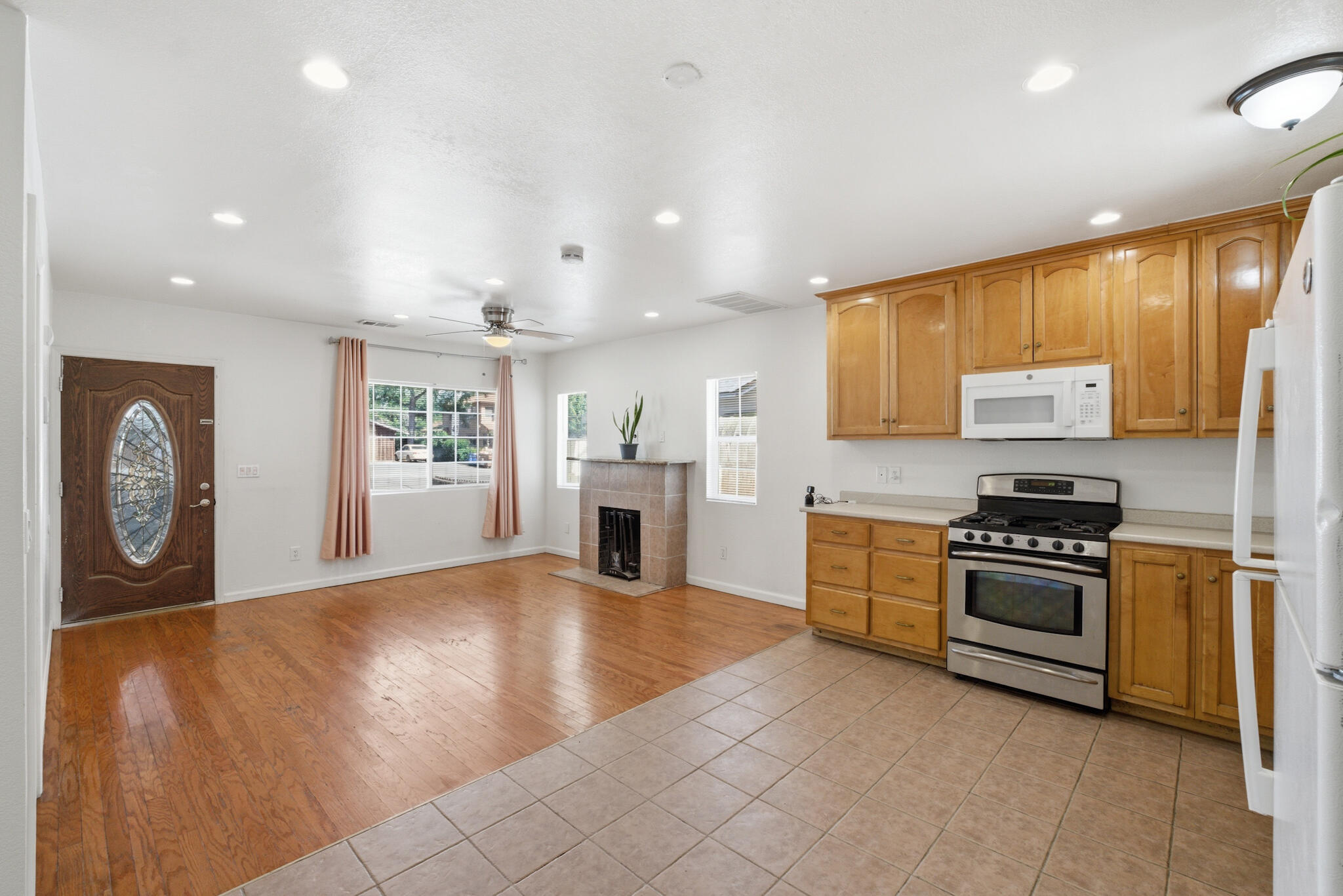 723 South Locust Street Visalia, CA 93277 - Photo 13 of 27