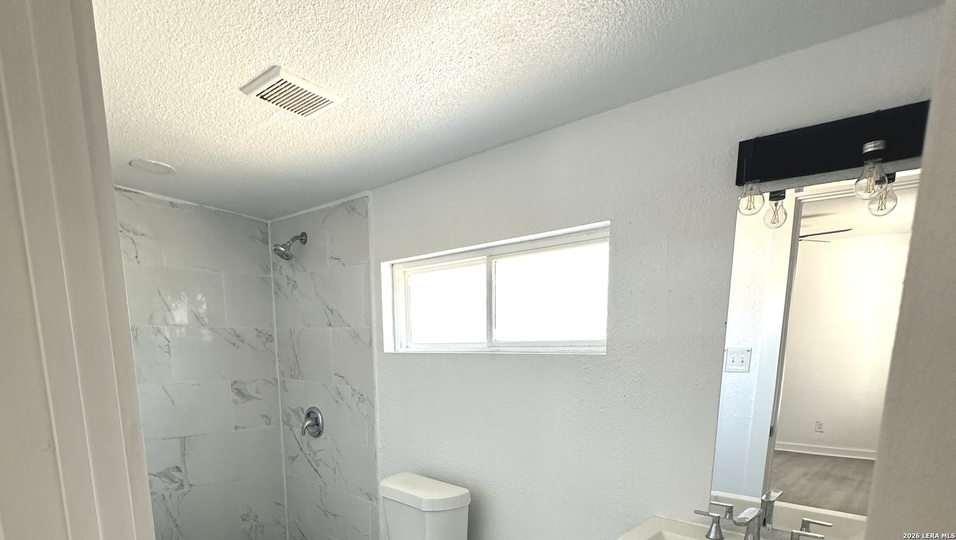 514 Davis Avenue Devine, TX 78016 - Photo 11 of 13