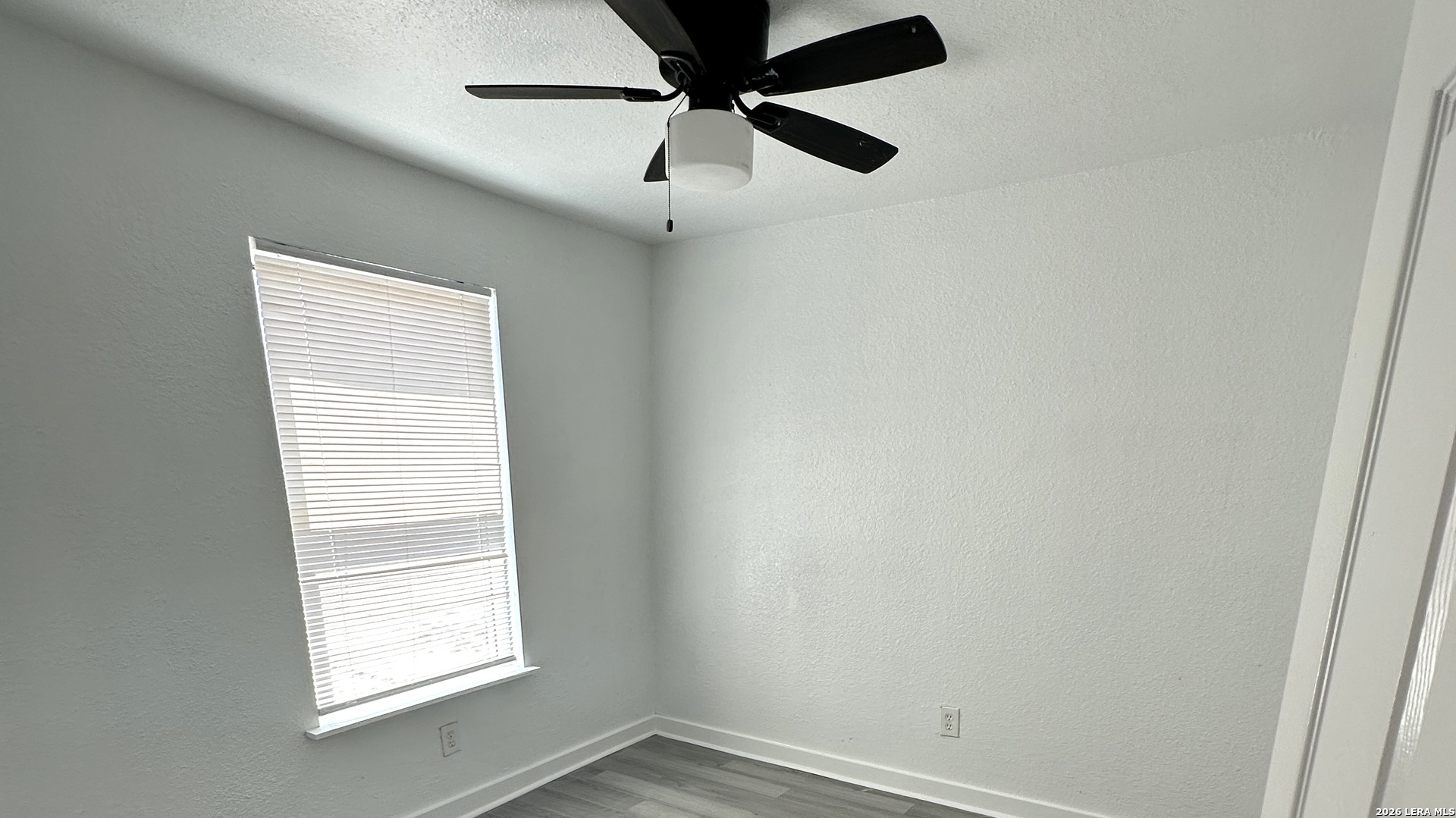 514 Davis Avenue Devine, TX 78016 - Photo 4 of 13