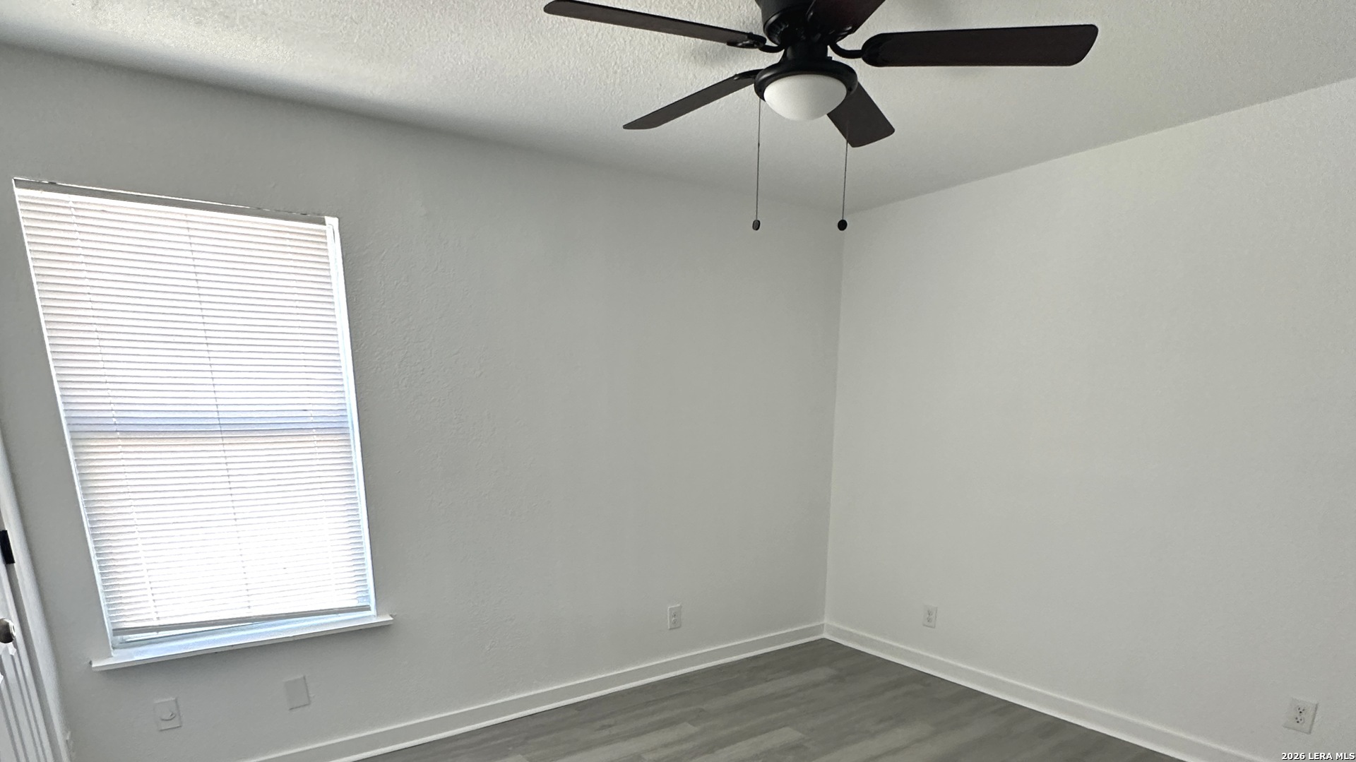 514 Davis Avenue Devine, TX 78016 - Photo 5 of 13