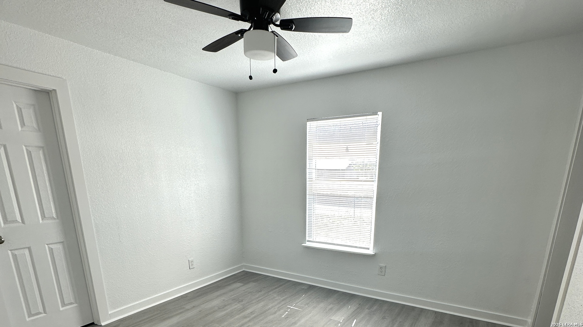 514 Davis Avenue Devine, TX 78016 - Photo 8 of 13