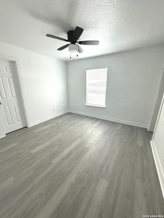 $1,700 | 514 Davis Avenue, Devine, TX 78016