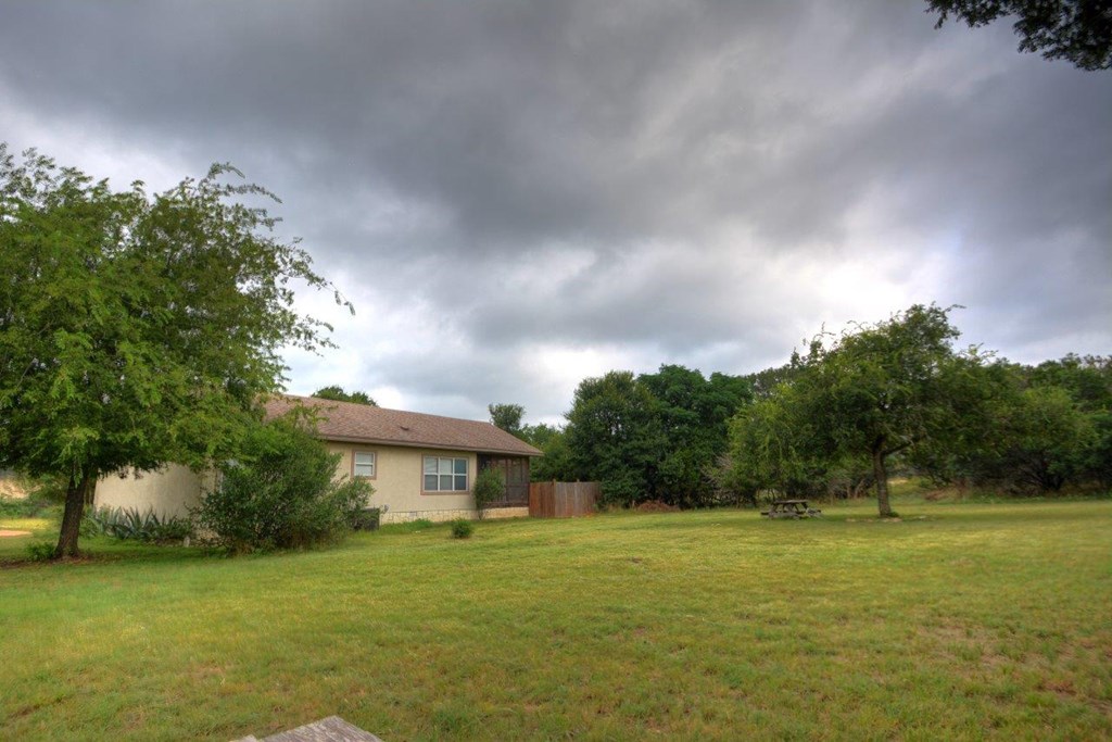 659 B Town Creek Road Kerrville, TX 78028 - Photo 6 of 26