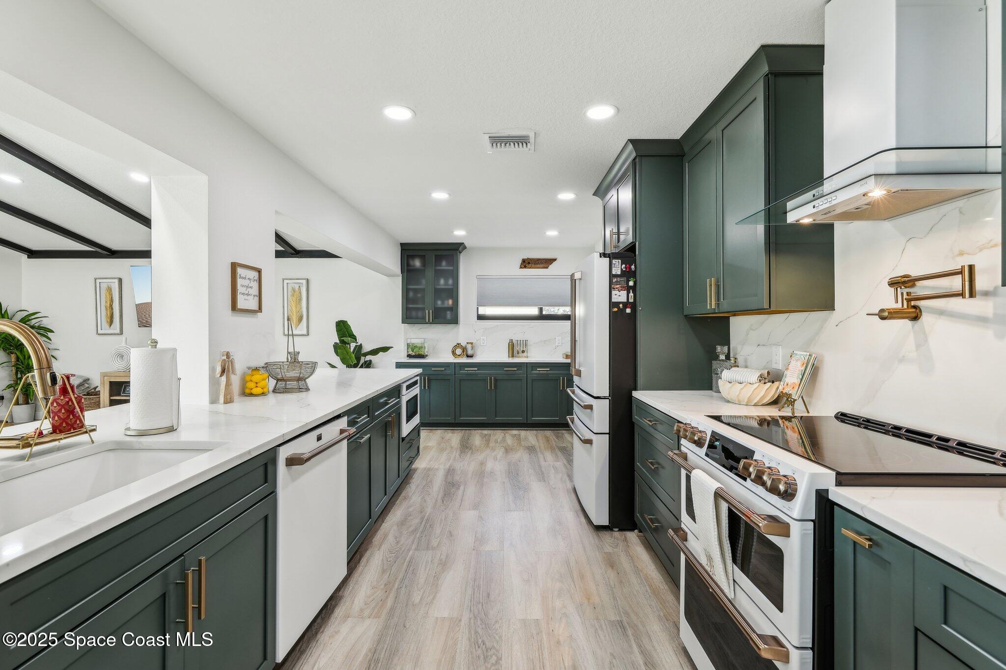 818 Cardinal Road Cocoa, FL 32926 - Photo 14 of 48 13-kitchen-Cardinal Rd-013