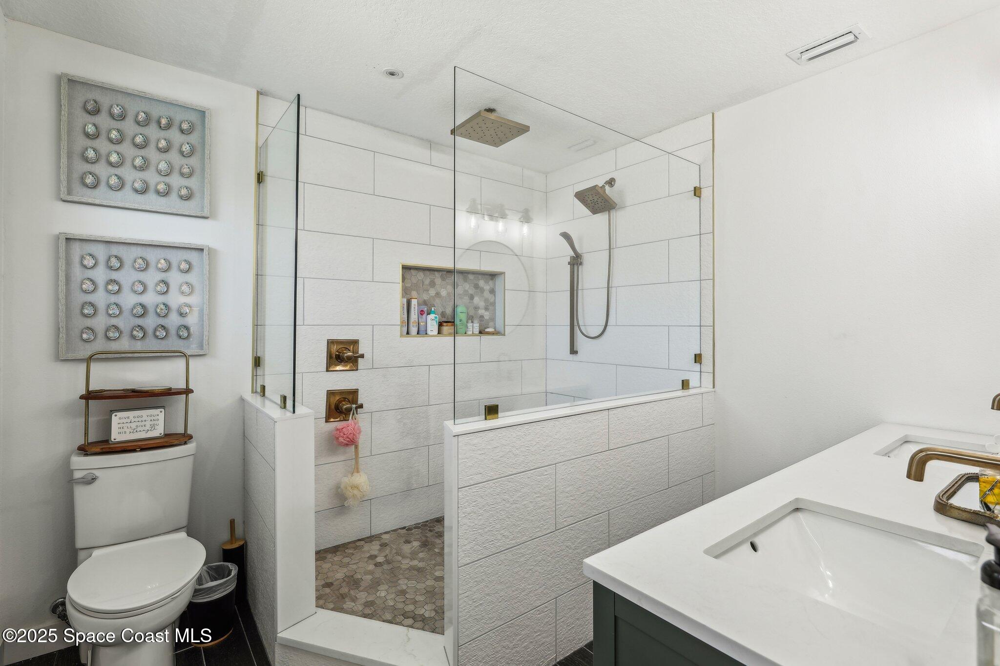 818 Cardinal Road Cocoa, FL 32926 - Photo 20 of 48 26-mbath-Cardinal Rd-026