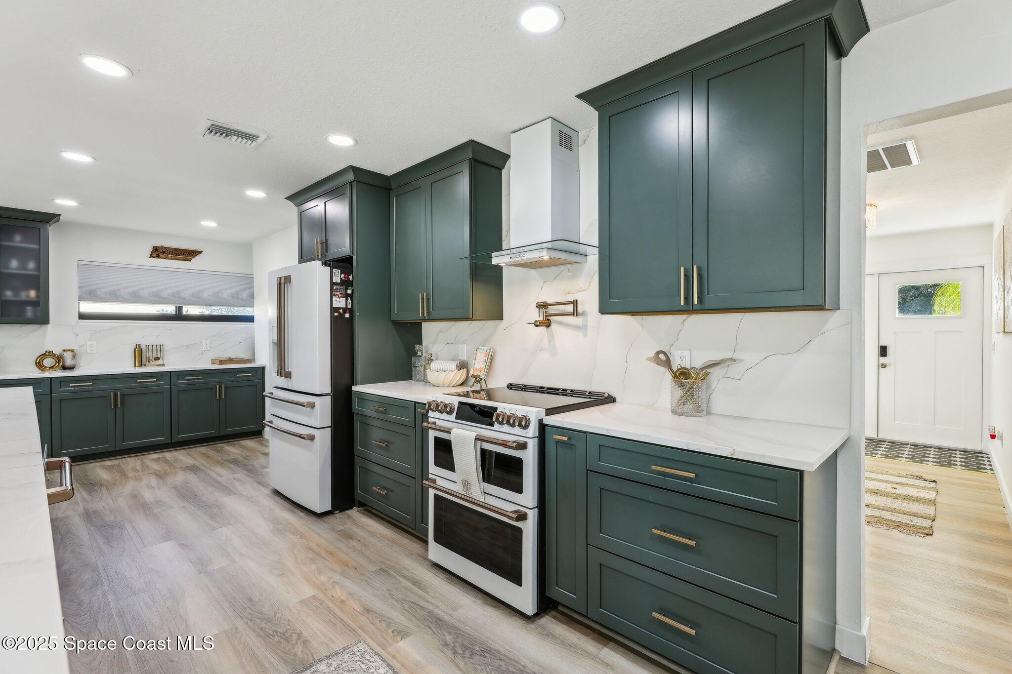 818 Cardinal Road Cocoa, FL 32926 - Photo 7 of 48 12-kitchen-Cardinal Rd-012