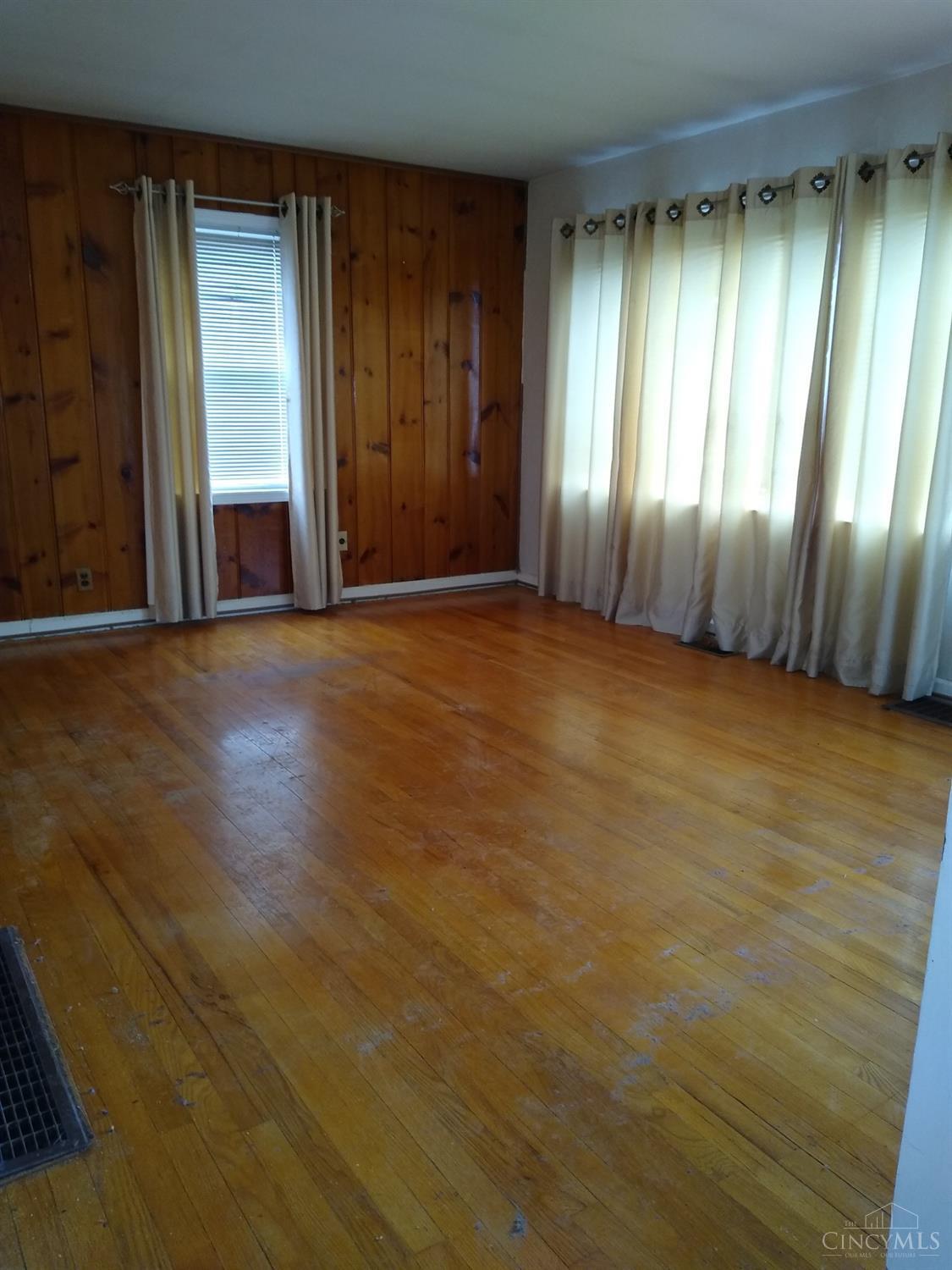 6211 Banning Road Cincinnati, OH 45239 - Photo 3 of 13 Gallery Image 3