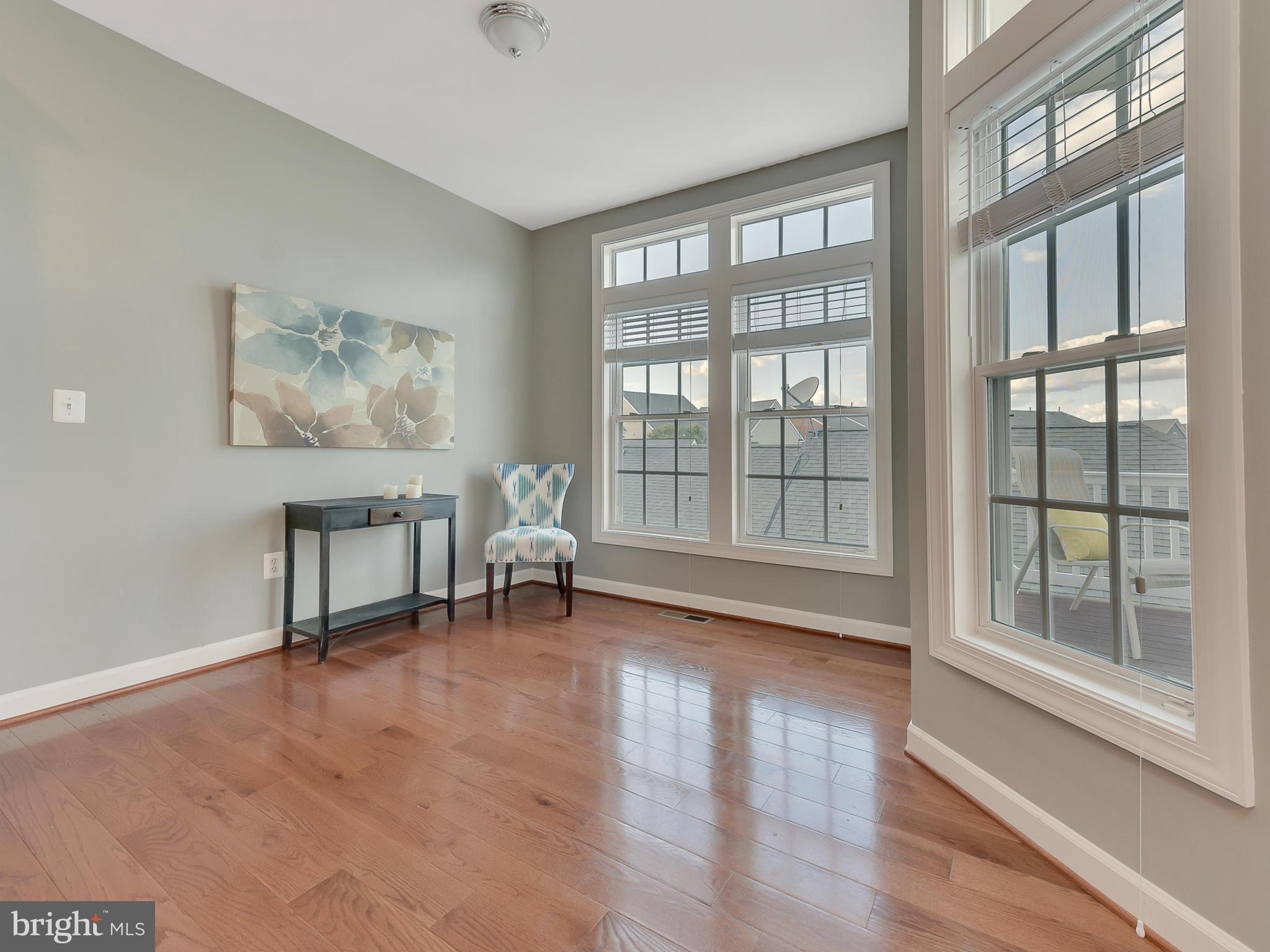 3934 Addison Woods Road Frederick, MD 21704 - Photo 7 of 41 Sitting area in spacious kitchen!