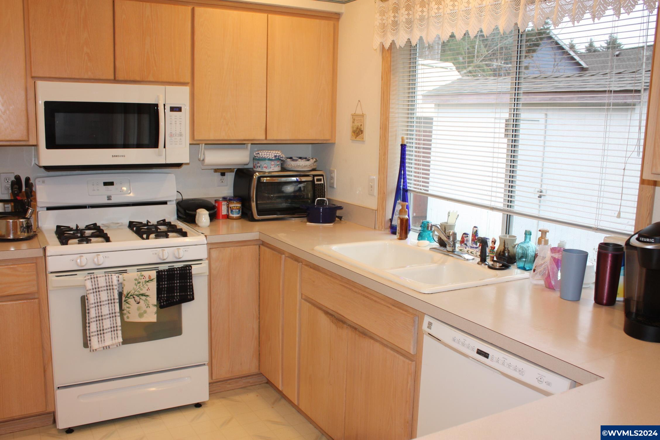 5452 Lone Oak Road Southeast Salem, OR 97306 - Photo 8 of 42