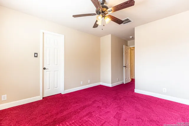 a view of empty room with window
