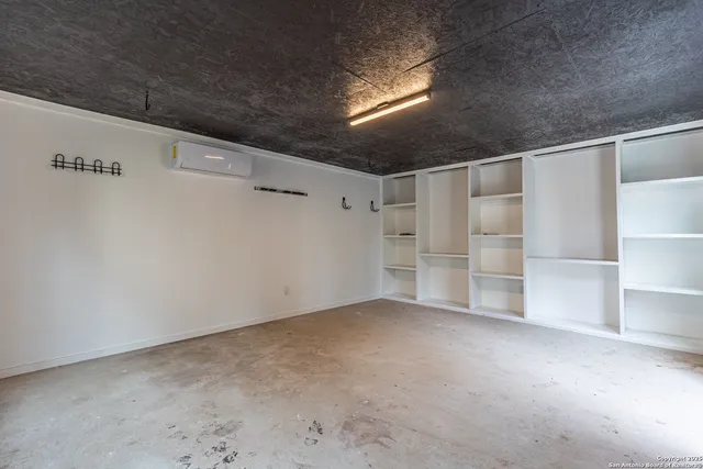 $2,995 | 111 Roan Path, San Antonio, TX 78258