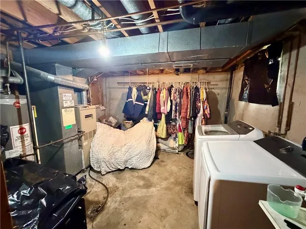 $525,000 | 1110 Southeast 8th Street, Lee's Summit, MO 64063