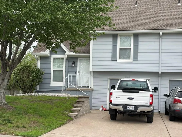 $525,000 | 1110 Southeast 8th Street, Lee's Summit, MO 64063