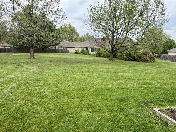 $525,000 | 1110 Southeast 8th Street, Lee's Summit, MO 64063