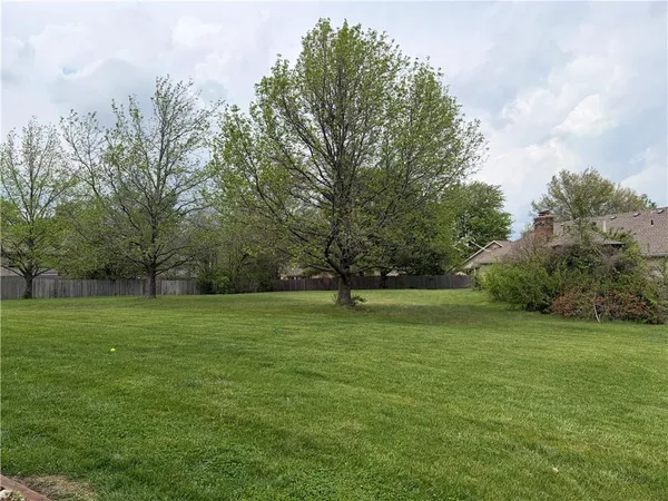 $525,000 | 1110 Southeast 8th Street, Lee's Summit, MO 64063