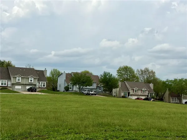 $525,000 | 1110 Southeast 8th Street, Lee's Summit, MO 64063