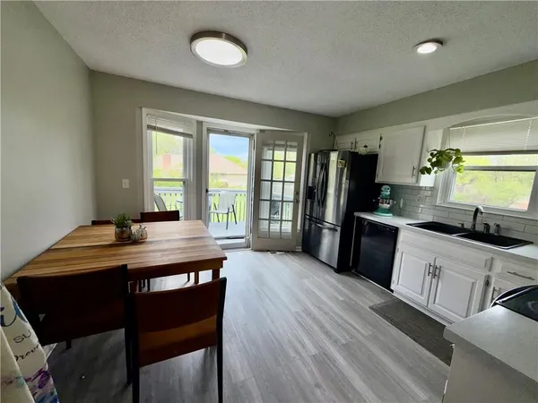 $525,000 | 1110 Southeast 8th Street, Lee's Summit, MO 64063