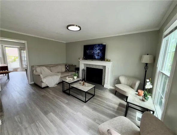 $525,000 | 1110 Southeast 8th Street, Lee's Summit, MO 64063