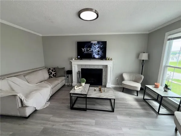 $525,000 | 1110 Southeast 8th Street, Lee's Summit, MO 64063