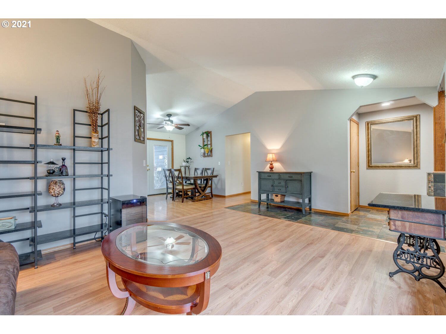 3155 5th Street Hubbard, OR 97032 - Photo 3 of 32 Gallery Image 3