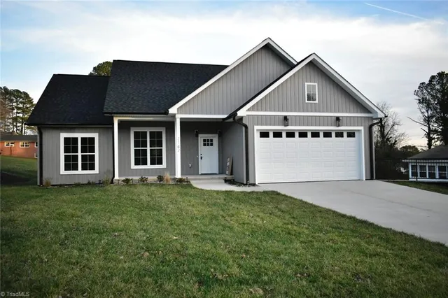 $449,000 | 2142 Elizabeth Drive, Mount Airy, NC 27030