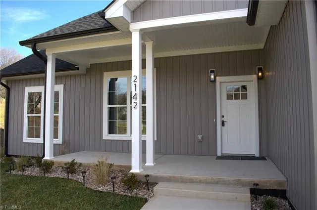$449,000 | 2142 Elizabeth Drive, Mount Airy, NC 27030