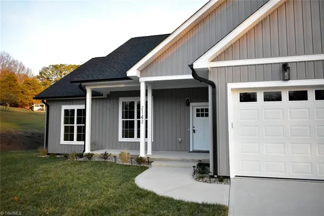 $449,000 | 2142 Elizabeth Drive, Mount Airy, NC 27030