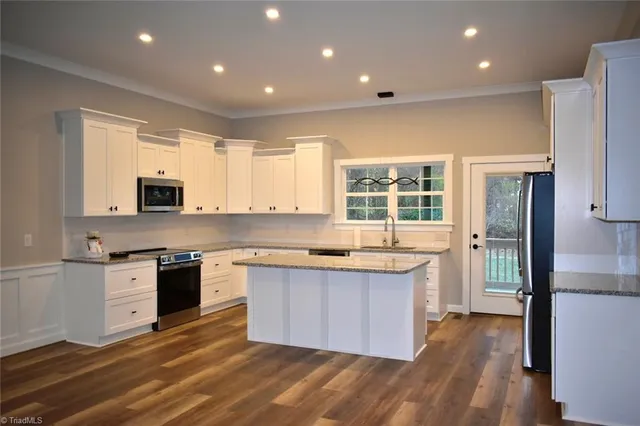 $449,000 | 2142 Elizabeth Drive, Mount Airy, NC 27030