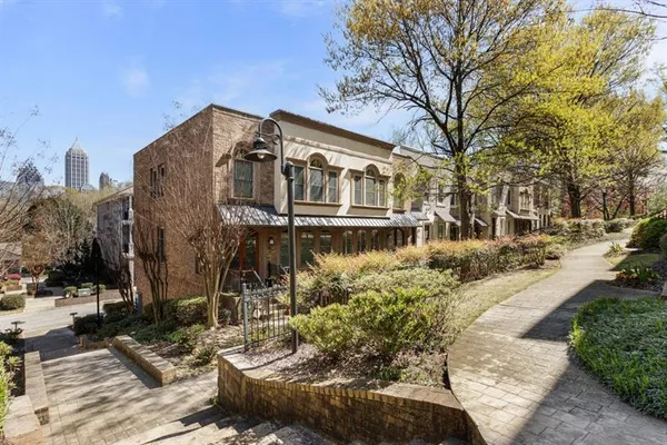 $3,600 | 395 Laurent Street Northwest, Unit 5, Atlanta, GA 30318
