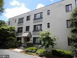 $2,100 | 3815 Davis Place Northwest, Unit 1, Washington, DC 20007