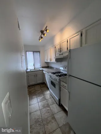 $2,100 | 3815 Davis Place Northwest, Unit 1, Washington, DC 20007