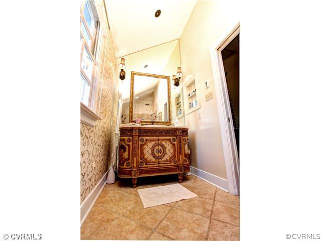 339 Lexington Road Richmond, VA 23226 - Photo 14 of 19 Master Bath - Beautiful antique lavatory!