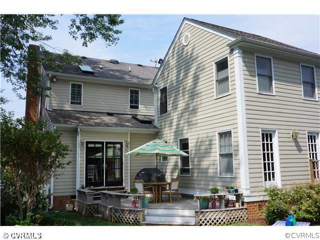 339 Lexington Road Richmond, VA 23226 - Photo 18 of 19 Exterior Back - Fenced backyard ...view of kitchen