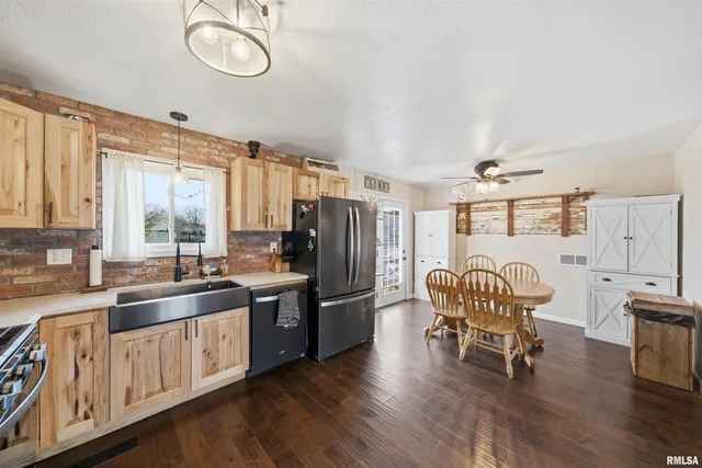 $217,000 | 6528 South Navajo Drive, Bartonville, IL 61607