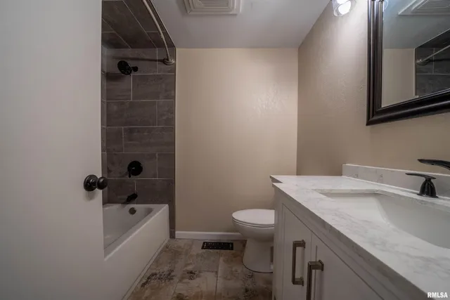 $225,000 | 6528 South Navajo Drive, Bartonville, IL 61607