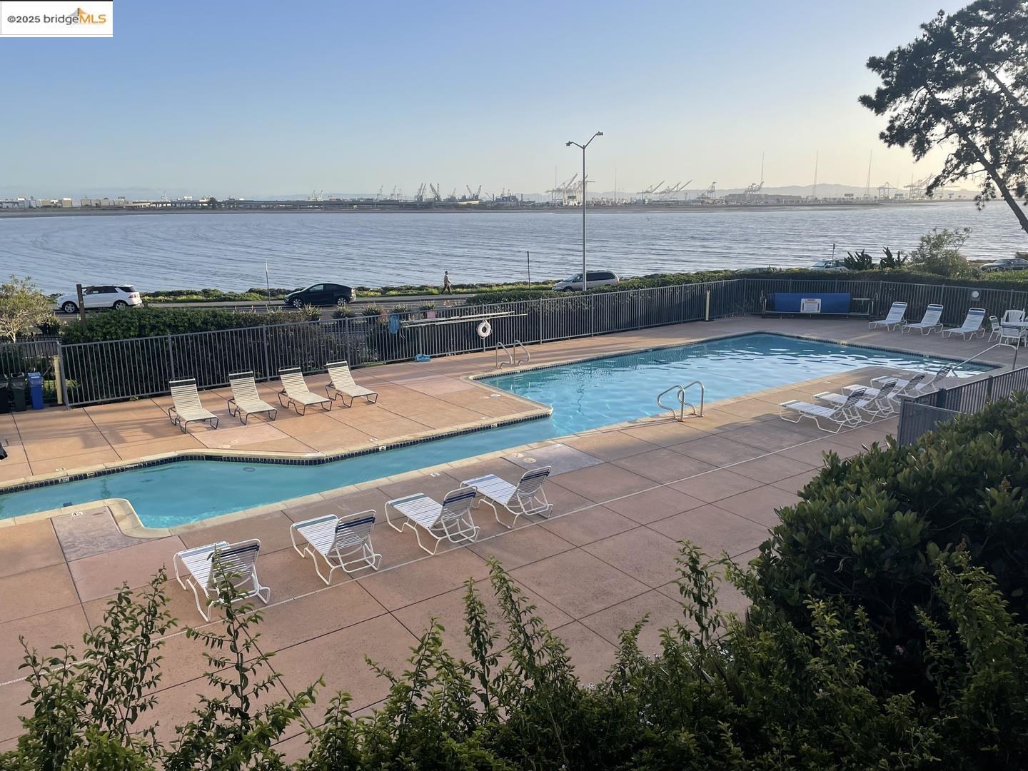 Watergate Emeryville, CA 94608 - Photo 17 of 18 a view of a backyard