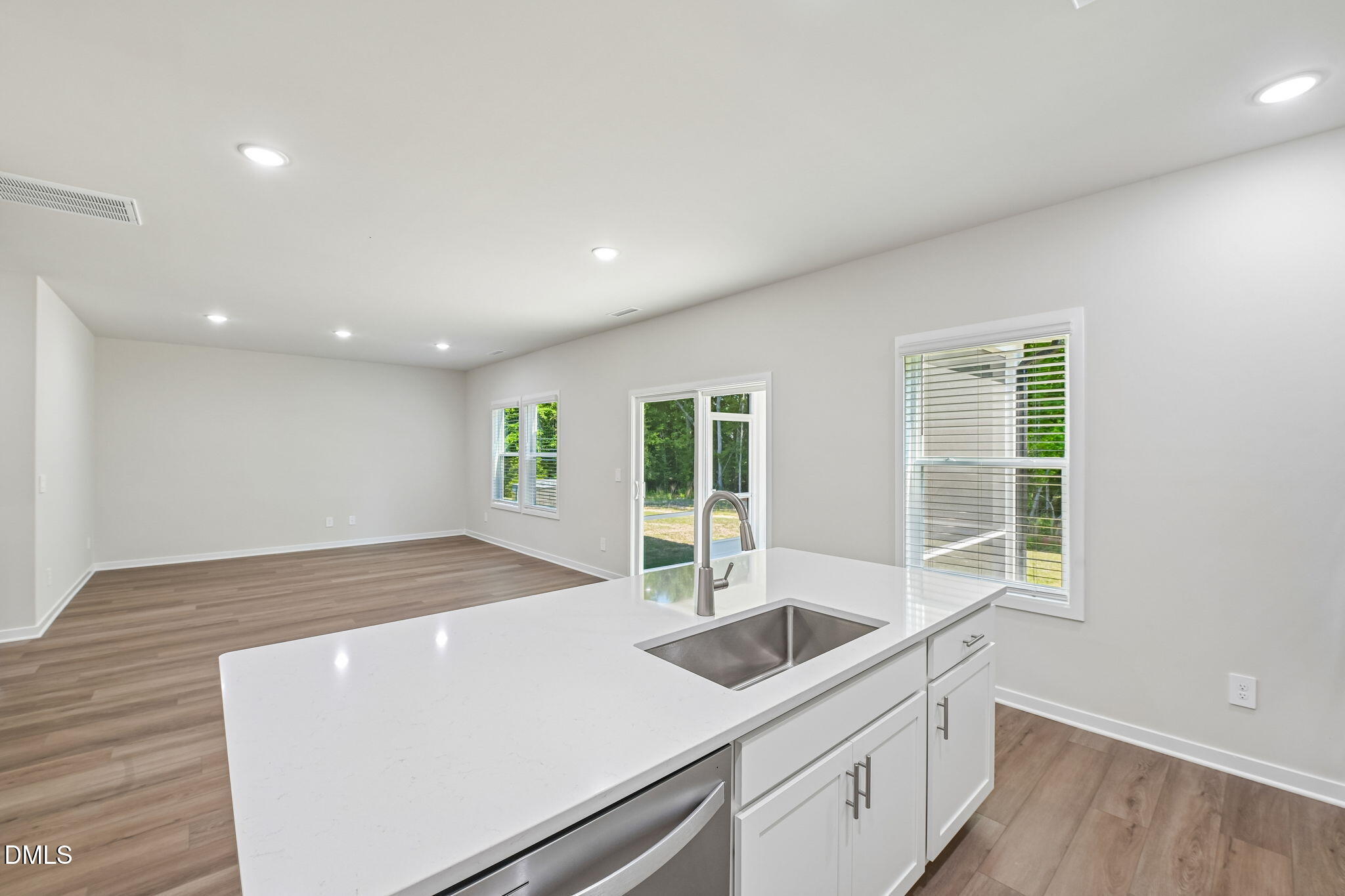 563 Hunter Way Clayton, NC 27520 - Photo 11 of 39 8 - Kitchen