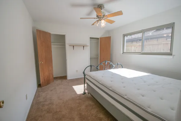 $219,900 | 3 Lazybrook Street, Angleton, TX 77515