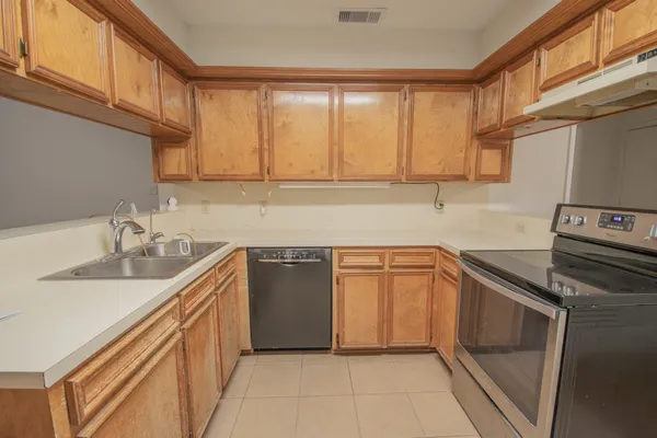 $219,900 | 3 Lazybrook Street, Angleton, TX 77515