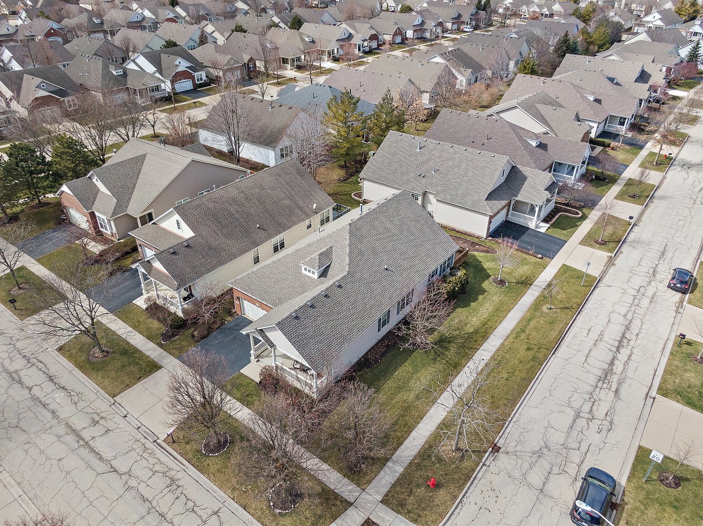 5876 Leeds Road Hoffman Estates, IL 60192 - Photo 29 of 37 an aerial view of residential houses with outdoor space