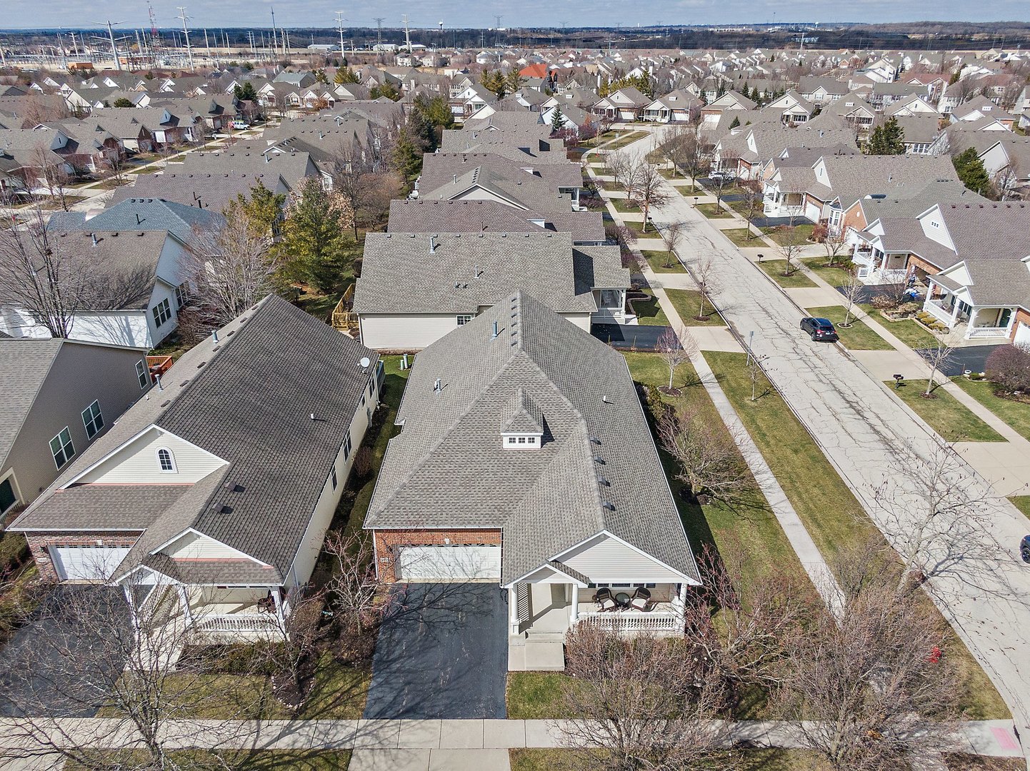 5876 Leeds Road Hoffman Estates, IL 60192 - Photo 30 of 37 an aerial view of a house